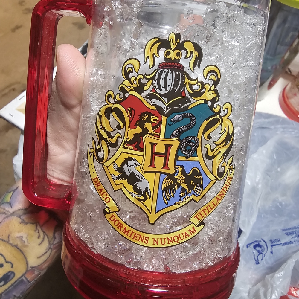 Red Hogwarts Crest Mug